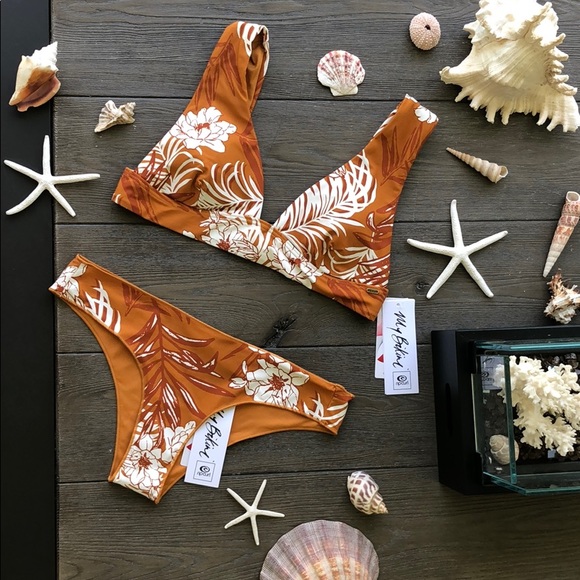 🌴🌼RIP CURL- HACIENDA BIKINI SET🌼🌴 - Picture 2 of 9